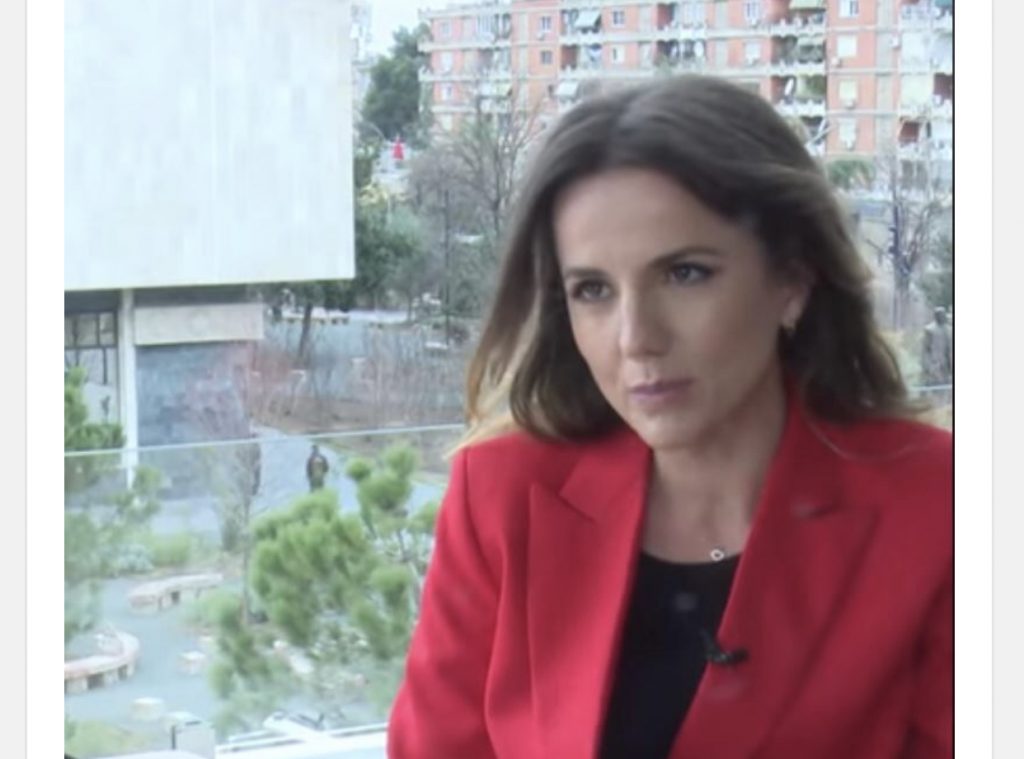Fenomeni “Hajdari” si politikë manipulative dhe folklorike