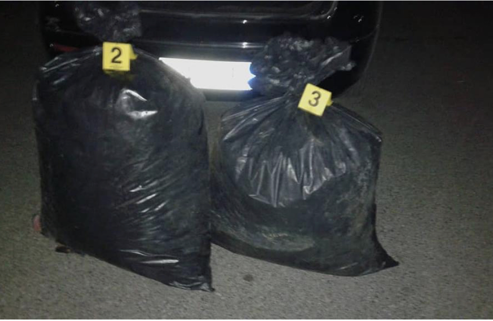 Elbasan,  në pranga tre të  rinj kishin drogë në makinë