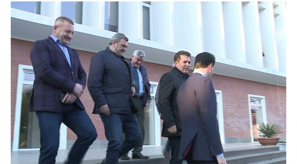Aleatët e PD, Mediu e Ndoka kanë një propozim për maxhorancën të shyhen zgjedhjet