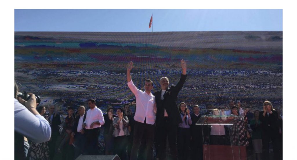 AktualitetVeliaj në Shesh: Me Ramën më i bashkuar se kurrë!