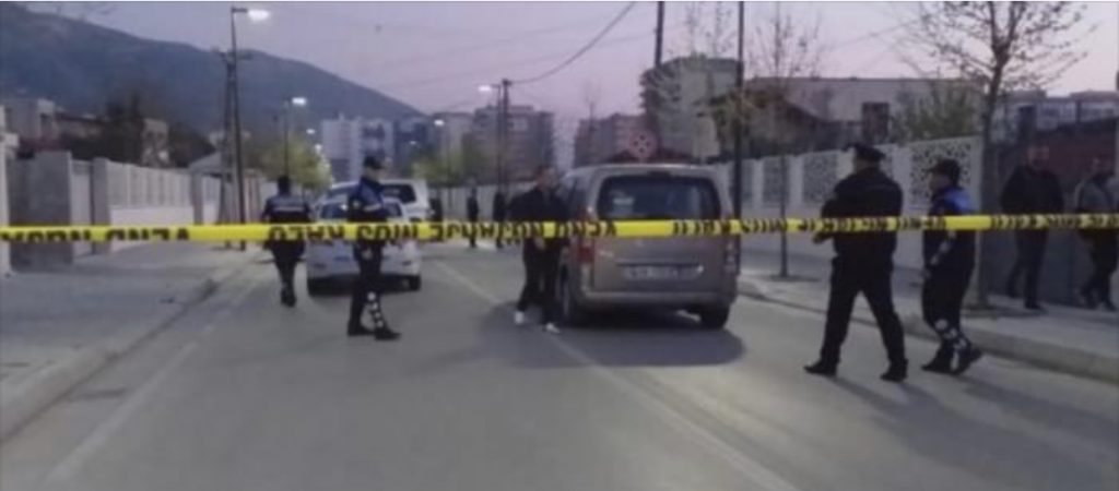 Do të hidhte në erë makinën, rrugët me gropa shpëtojnë objektivin
