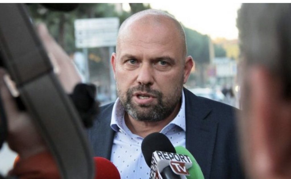 Ish-ministri Manjani : Po jam rus ….