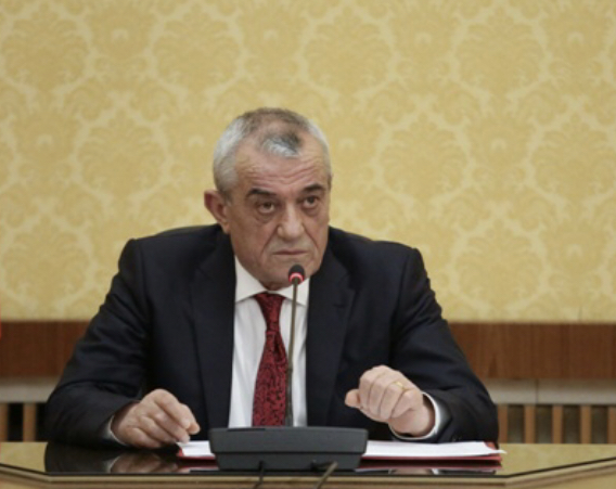 Mbledhja me dyer të mbyllura,   Gramoz  Ruçi jep porositë për deputetët e PS