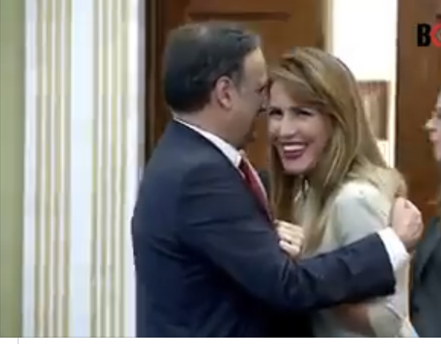 U bë hit në rrjet VIDEO E TAKIMIT ME FLECKENSTEIN MAJLINDA BREGU: MOS LUFTO KURRË ME NJË DERR