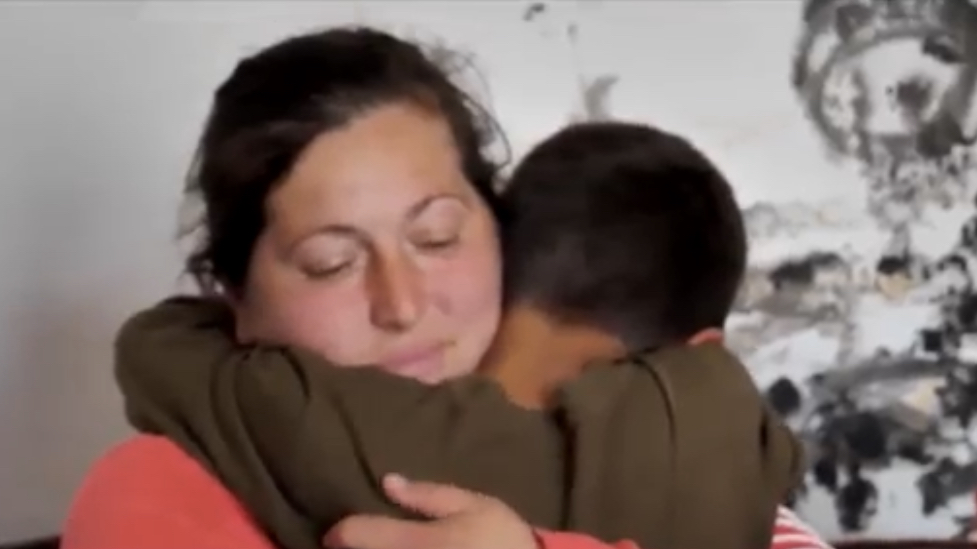VIDEO/Familja  që ushqehej në kazanë plehrash,u ndryshon rrënjësisht jeta