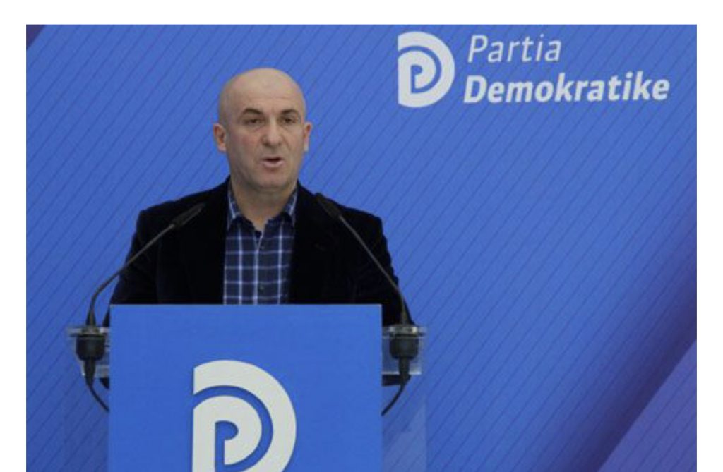 Kush  është ‘tradhtari’ deputet i PD. Nga dënimi me burg te kurimi nga qeveria