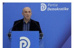 Kush  është ‘tradhtari’ deputet i PD. Nga dënimi me burg te kurimi nga qeveria