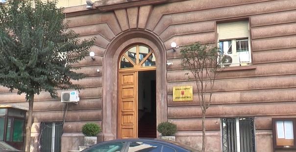 Presidenca publikon listën e 13 kandidatëve për Gjykatën Kushtetuese (EMRAT)