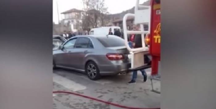 E PËRPLASI MAKINA NË KORÇË, NDËRRON JETË PAS 6 DITËSH GRUAJA (EMRI)