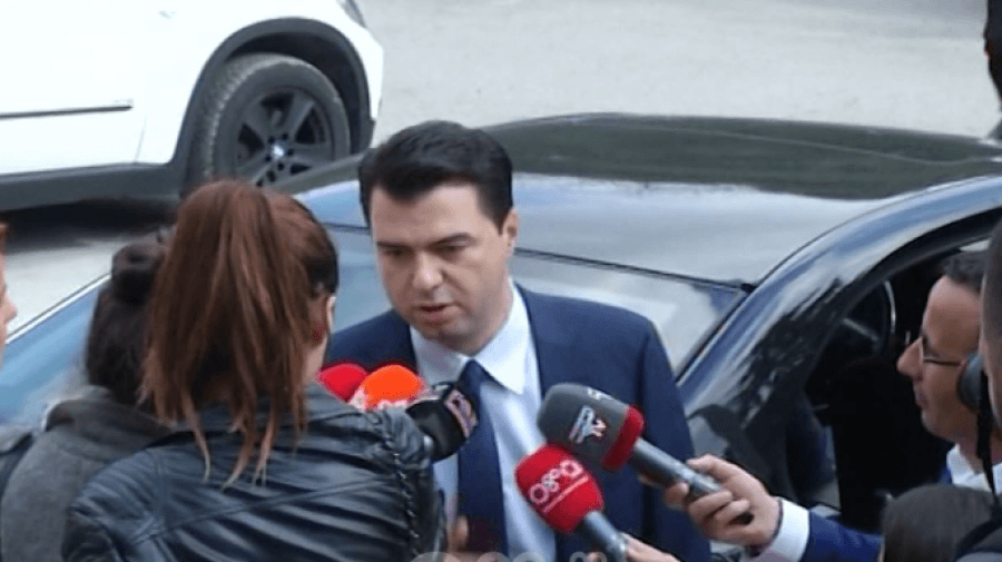 ‘Nuk ka kompromise me demokracinë, PPE mbështet PD’, Basha shkruan nga Brukseli