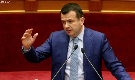 Balla “tejkalon” veten, i kërkon “opozitarëve” të rinj dialog për ‘hir të popullit’