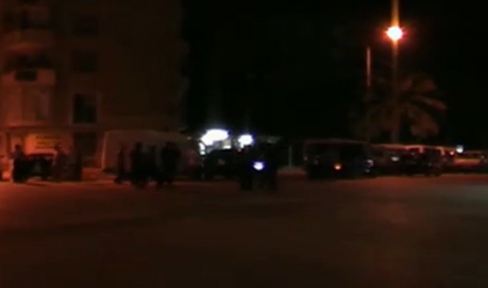 GJENDET I VDEKUR NË ANË TË RRUGËS 21 VJEÇARI, DYSHIMET E PARA (EMRI)
