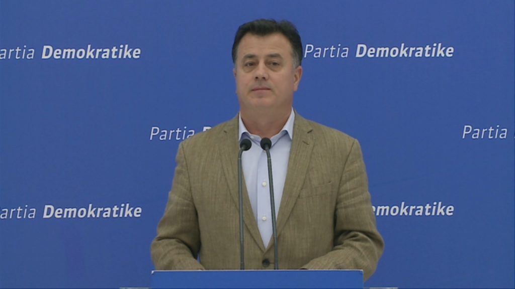 Ish-ministri i Brendshëm flet për vendimin e Rudina Hajdarit: Po të ishte Azemi, nuk do rreshtohej kurrë në…