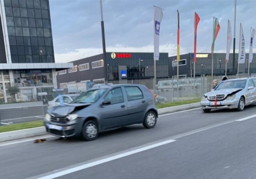 FOTO/ Aksidente në autostradën Tiranë-Durrës