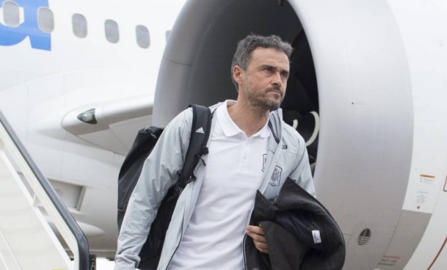 ZYRTARE: Luis Enrique braktis Spanjën, niset drejt familjes së tij!