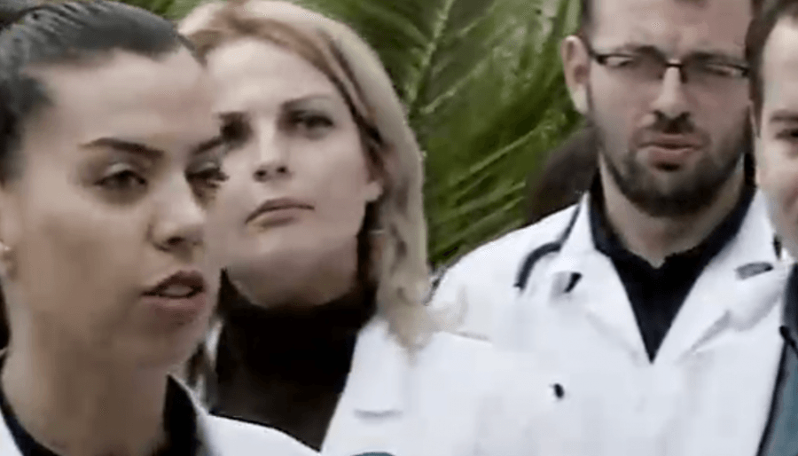 QSUT/ Protestë kundër dhunës ndaj mjekëve