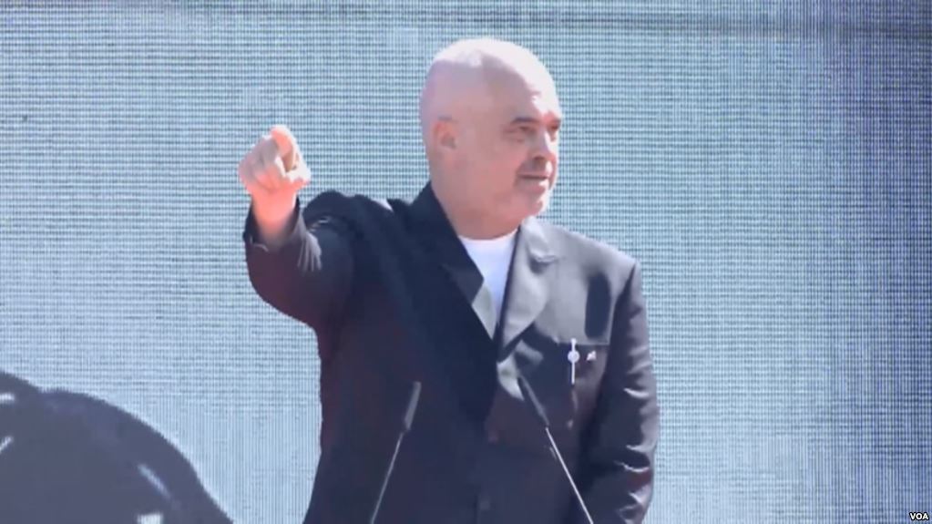 Zëri i Amerikës: Rama gjuhë të ashpër dhe një ftesë për opozitën…