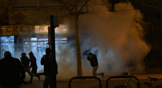 Përdorimi i gazit në protestat e opozitës, mjeku: Nuk është shaka, është ndaluar dhe në luftë!