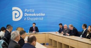 PESË DITË PARA PROTESTËS, BASHA MBLEDH SOT KËSHILLIN KOMBËTAR
