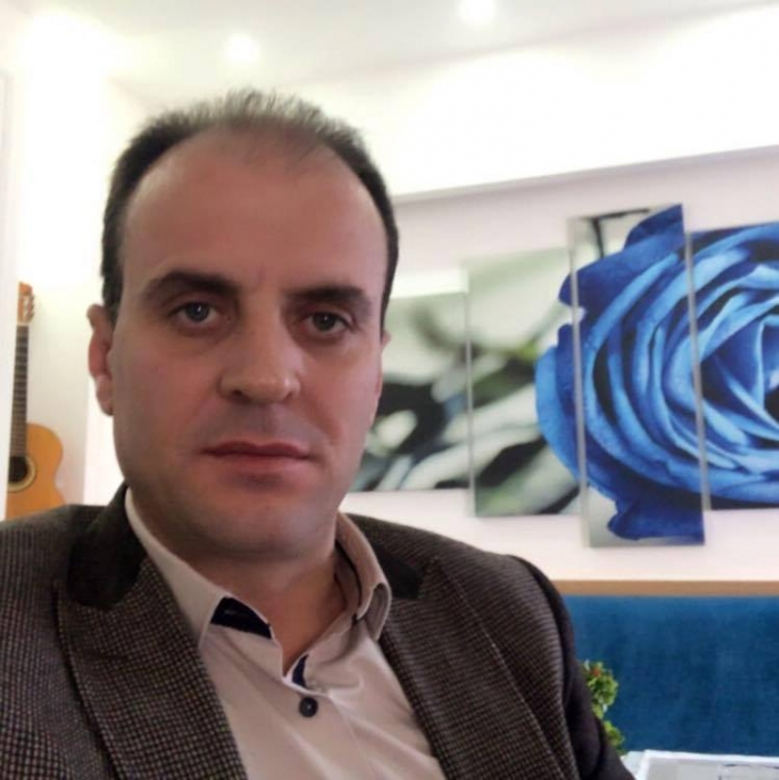 NGJARJE E RËNDË, 40 VJEÇARI TENTON TË VRASË DREJTORIN E ALUIZNI-T (EMRI)