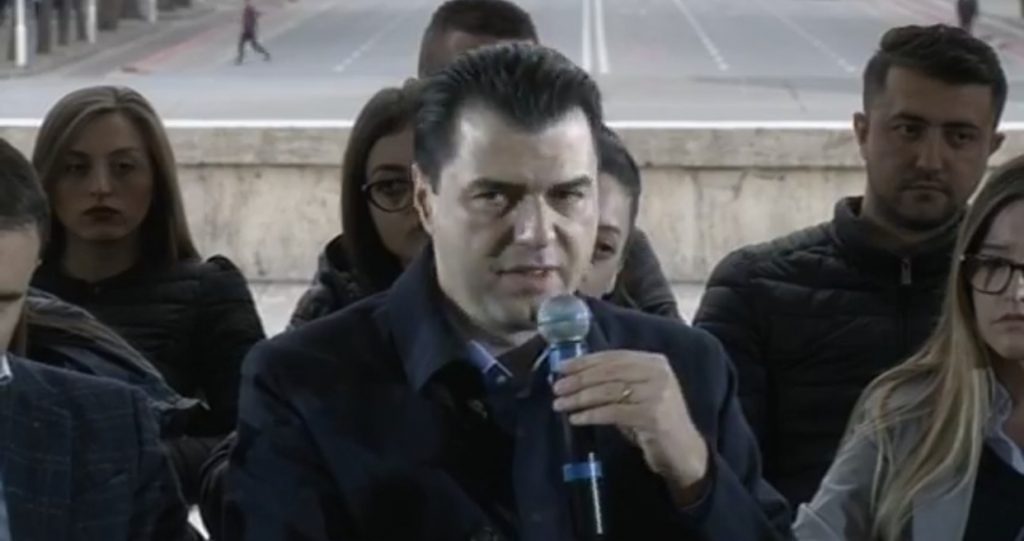 VIDEO-LIVE/  Basha, bashkëbisedim me studentët në Tiranë