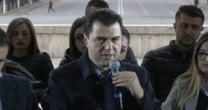 VIDEO-LIVE/  Basha, bashkëbisedim me studentët në Tiranë