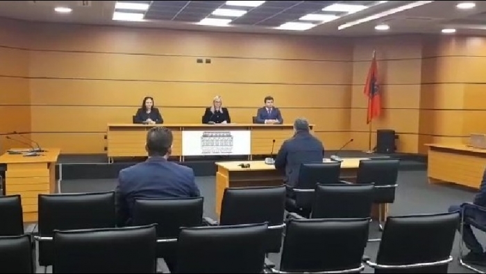 KPK SHKARKON KRYEPROKURORIN E SARANDËS, ADEMI ‘SHPËRTHEN’ KUNDËR TRUPËS GJYKUESE: PO NUK TË FUTA NË BURG, MBAJE MEND