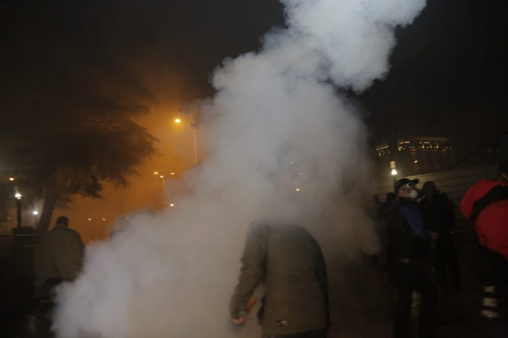 PD padit  Lleshajn dhe Policinë për gazin lotsjellës në protesta: Kriminale