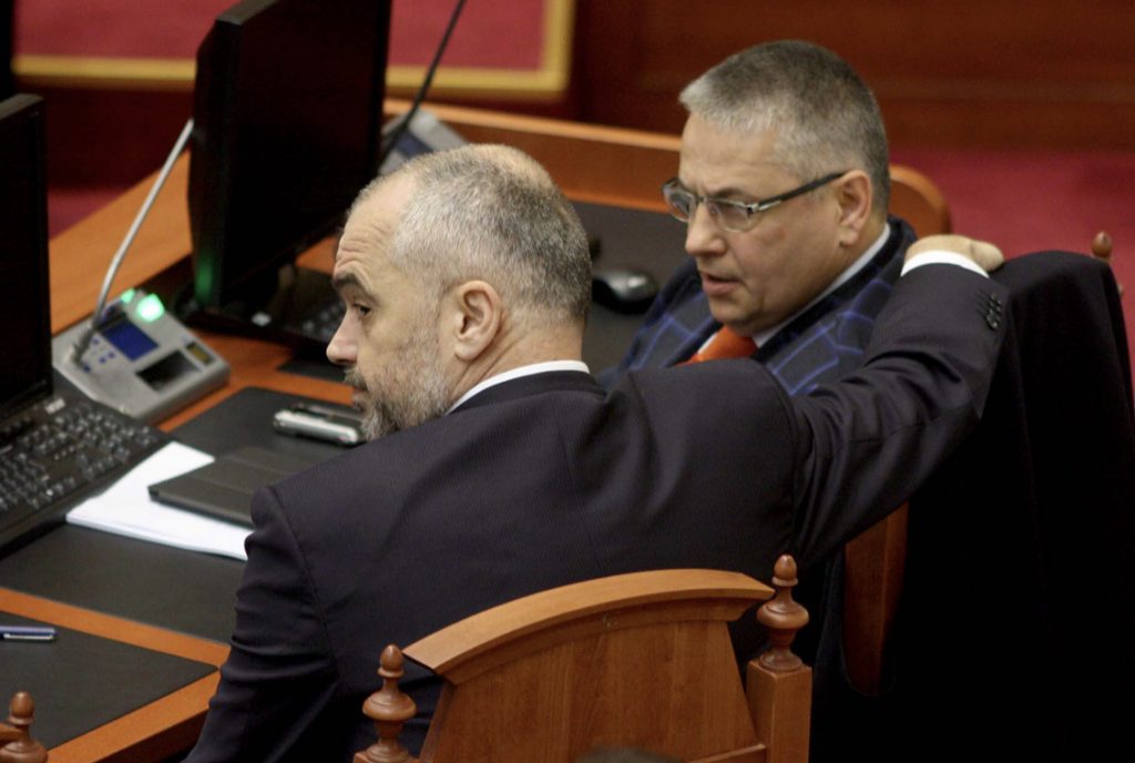 Opozita drejt bojkotit të zgjedhjeve? Bashkim Fino propozon: Edhe PS të tërheqë listat e anëtarëve të KZAZ-ve. Duhet të…
