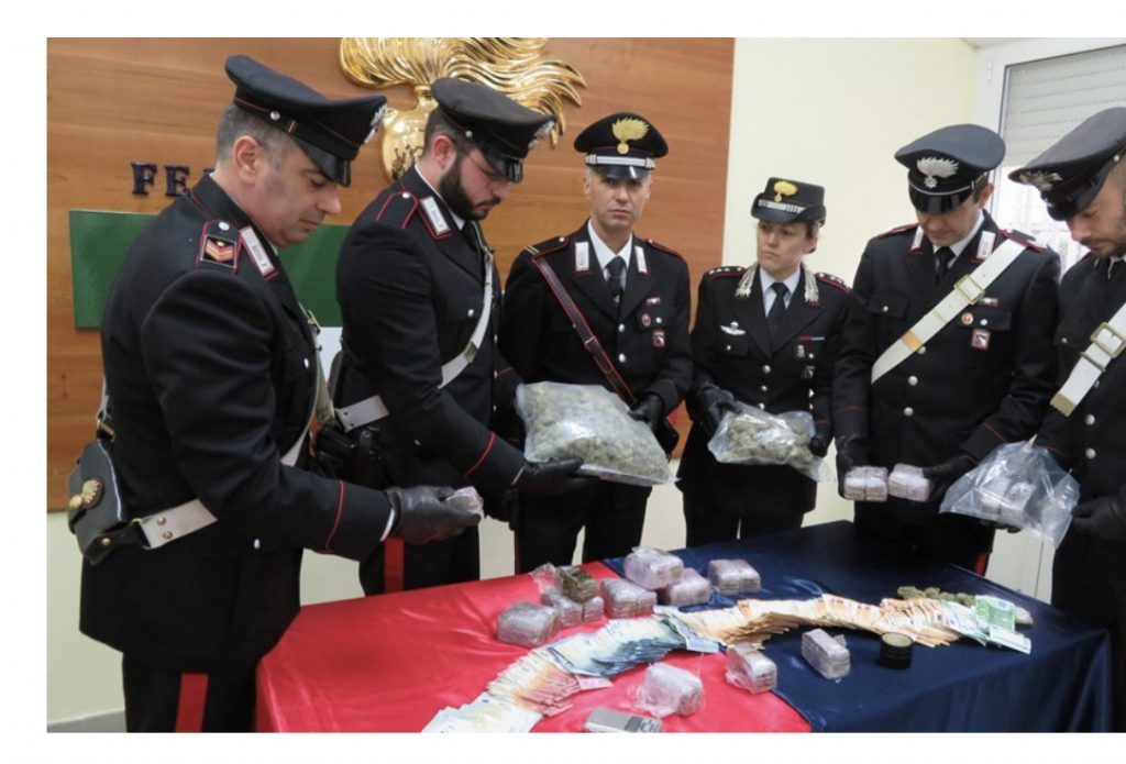 25 vjeçari shqiptar kapet me mbi 7 kg drogë e dhjetëra mijëra euro