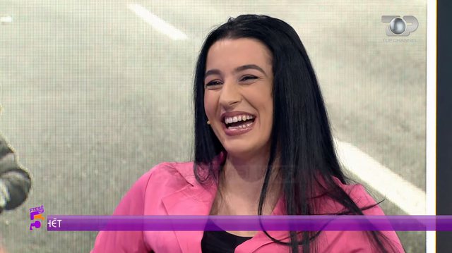 E pamundur?! Njihuni me 28-vjeçares shqiptare, nënë e 7 fëmijëve dhe me 2 fakultete