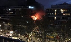 PËRFSHIHET NGA ZJARRI NJË NDËRTESË SHUMËKATËSHE NË PARIS