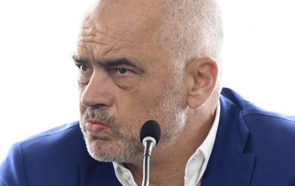 Rama reagon ashpër: I mahnitur nga kazanët dhe ligësitë e të dëshpëruarve