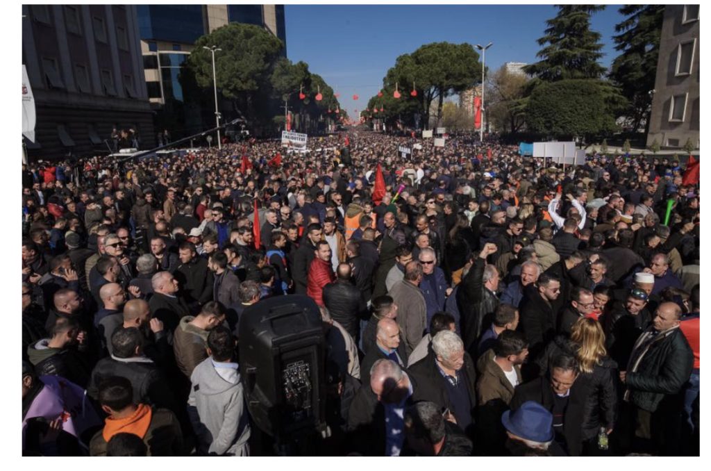 “200 mijë protestues”, Berisha jep detaje  para protestës
