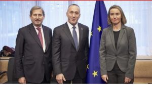 Haradinaj i prerë:Mogherini dhe Hahn dëmtuan Kosovën e rajonin