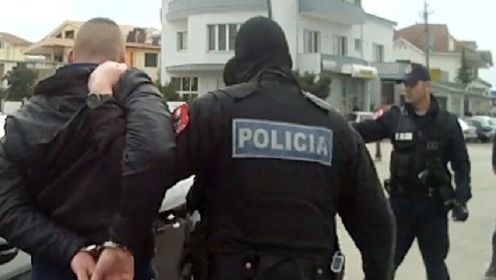 AUTORË TË 5 GRABITJEVE, ARRESTOHEN 3 TË RINJ NË ELBASAN