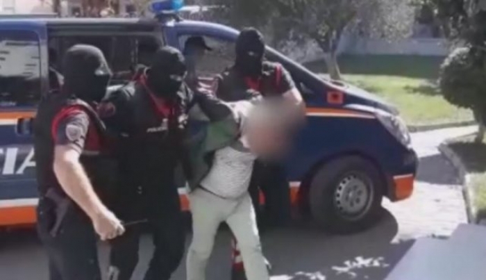 POLICIA AKSION NË DURRËS, 2 NË PRANGA DHE NJË NË KËRKIM