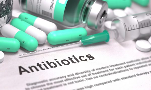 Antibiotiku është i rrezikshëm për gratë