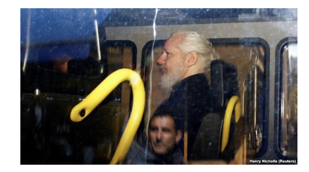 Arrestimi i Assange, flet presidenti i Ekuadorit: E përdori ambasadën si ‘qendër spiunazhi’