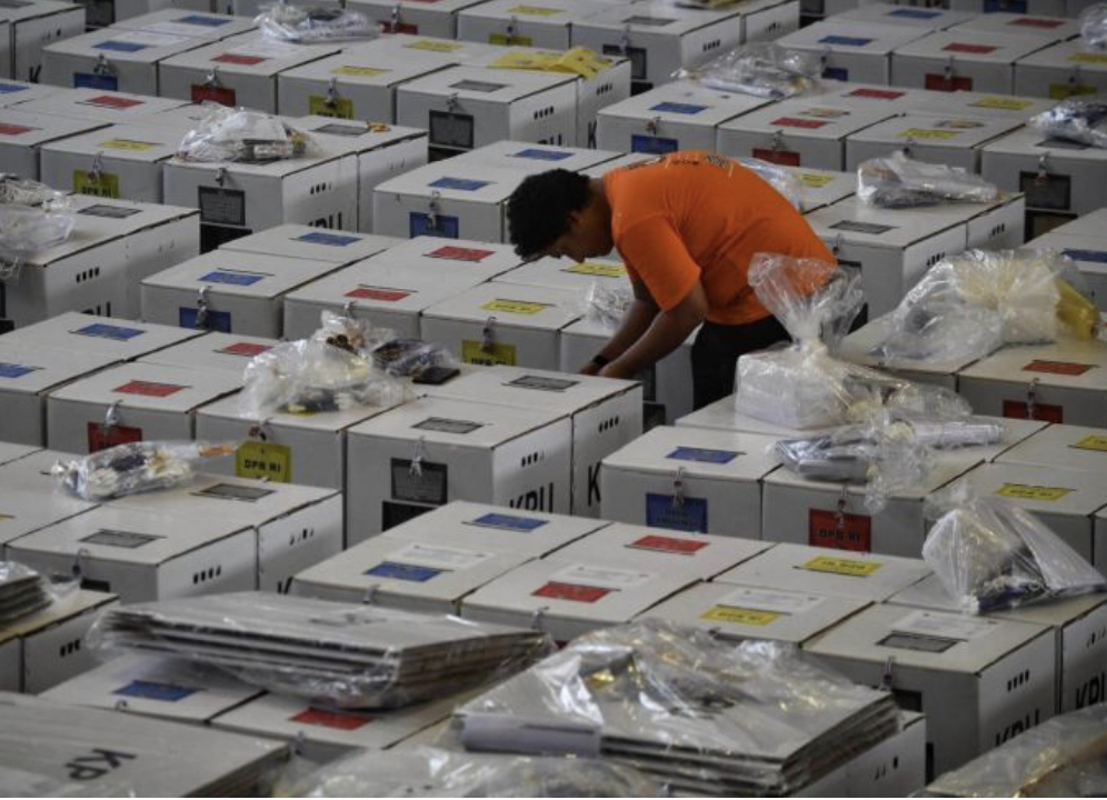 INDONEZI/Mbi 270 komisionerë vdesin duke numëruar votat