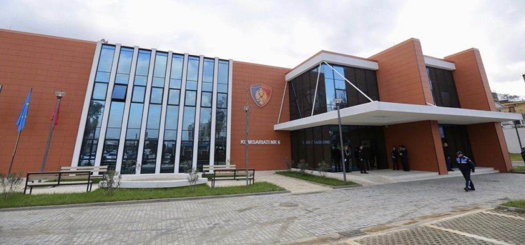 Të shtëna me armë në Tiranë,një i plagosur