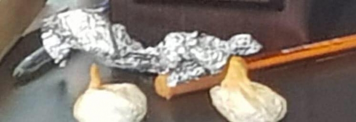 SHPËRNDANIN DROGË AFËR SHKOLLAVE, ARRESTOHEN 4 PERSONA NË TIRANË, PROCEDOHEN 10 TË TJERË