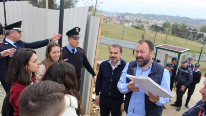 NDËRTIMI I SHKOLLËS TE BUJQËSORI, ASAMBLEJA E UNIVERSITETIT PËRSHKALLËZON PROTESTËN: MERRET VENDIMI DRASTIK