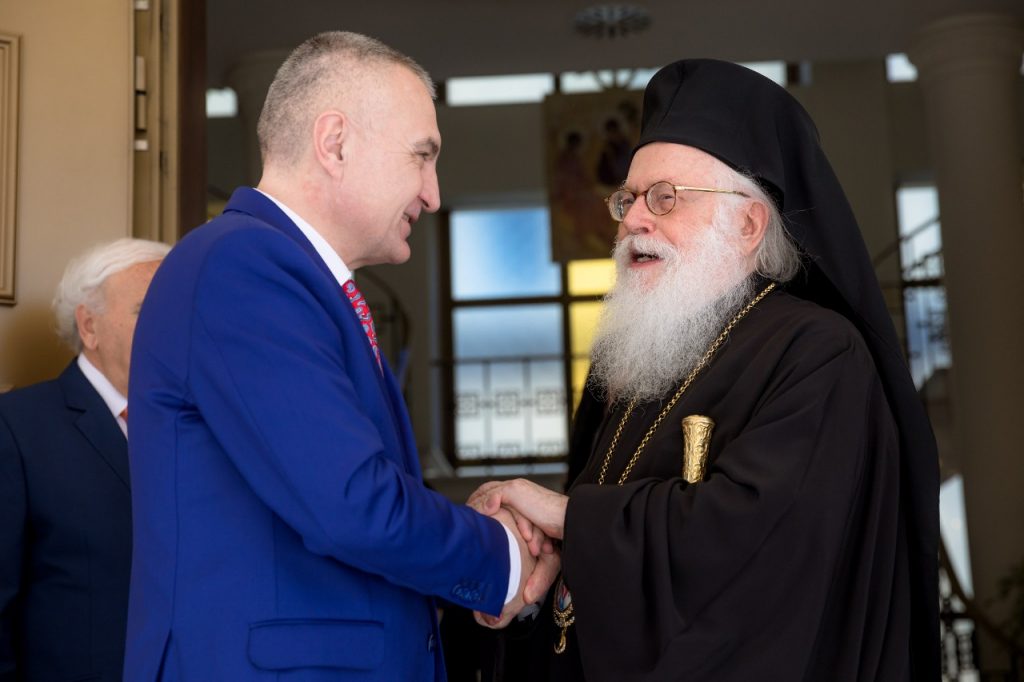 PASHKËT/META URIM DHE MESAZH TË FORTË POLITIK: DASHURI, DIALOG DHE MIRËKUPTIM