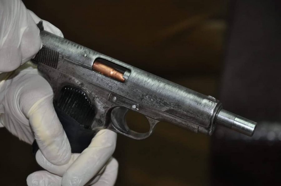 Donte ti ikte patrullës së policisë, kapet me armë zjarri 36-vjeçari