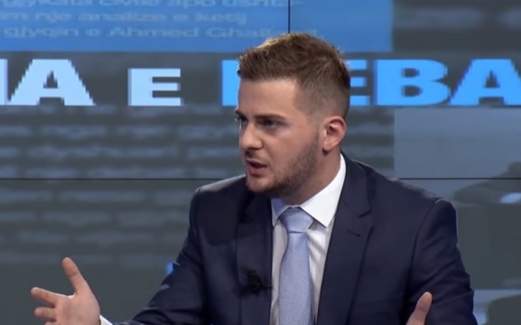 KUSH JANË KONSUJT E NDERIT QË DO U HIQET TARGA CD, MES TYRE BIZNESMENË TË FUQISHËM (LISTA E PLOTË)