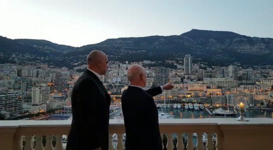 Në Shqipëri bëhet nami, Edi Rama relaksohet në Monako