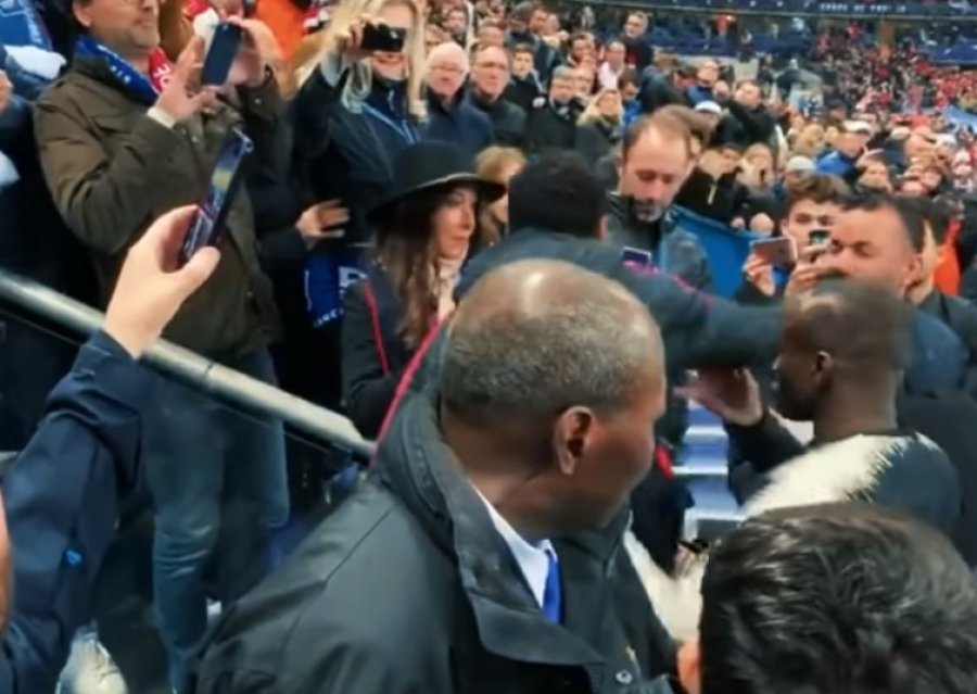 Goditi tifozin, Neymar mund ta pësojë keq