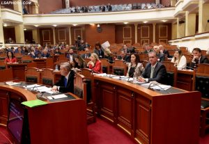 Tjetër ‘tradhtar’ në radhët e PD, ja kandidati që do të marrë mandatin e deputetit