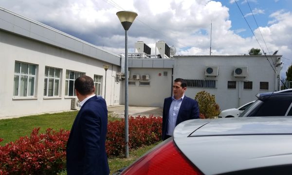 Supergrabitja në Rinas, “lëvizin” prokurorët